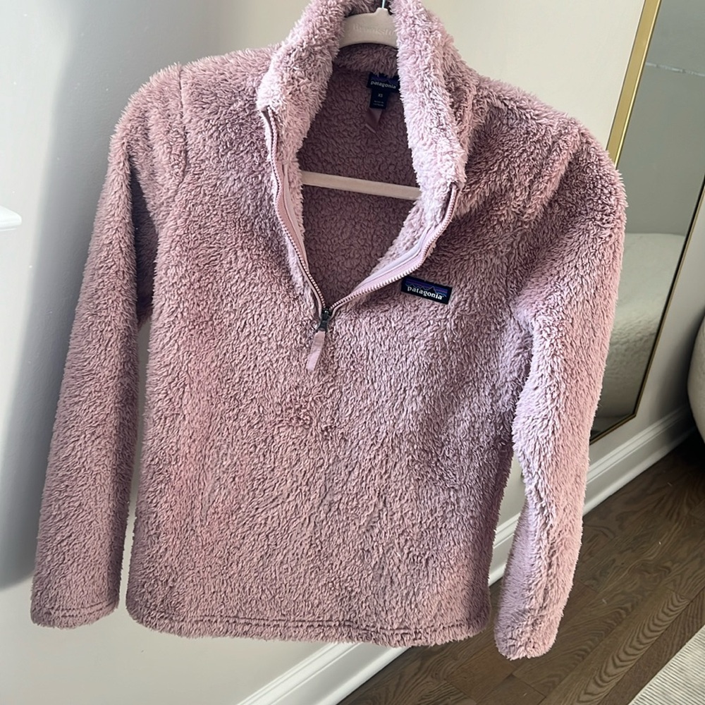 light pink Patagonia fluffy zip up size xs